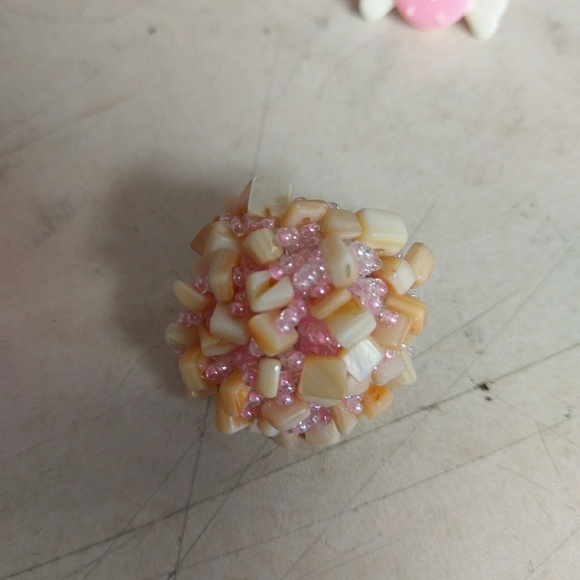 Plastic Rings Pink - Picture 7 of 7